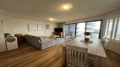 Sandy Cove Unit 6 - Accommodation Gladstone 3