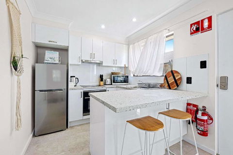 Sandy Shores Unit 2 -150m Walk To Beach - Accommodation Gladstone 2