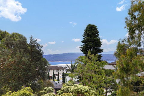 Sea Glimpse At Nelson Bay - Accommodation Gladstone 0