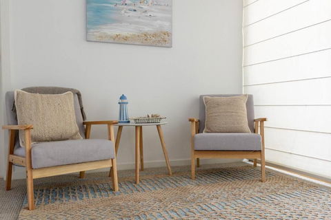 Sea La Vie On Hyams Metres To Beach And Cafe. - Accommodation Gladstone 1