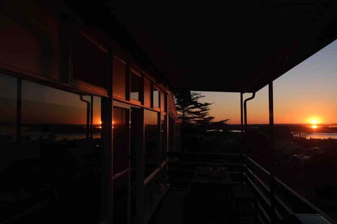 Sea La Vie, Pristine Water View Retreat - Accommodation Gladstone 2