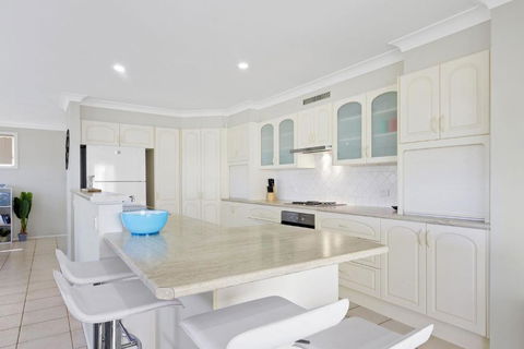 Sea-renity - Accommodation Gladstone 3
