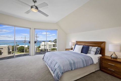 Sea Sunrise Ocean Views And Walk To Beach - Accommodation Gladstone 3