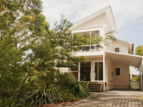 Sea Whispers - Accommodation Gladstone 1