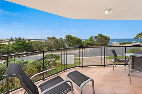 Seacrest Unit 2 Moffat Beach QLD - Accommodation Gladstone 2