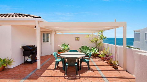 Seacrest Unit 3 Moffat Beach QLD - Accommodation Gladstone 2