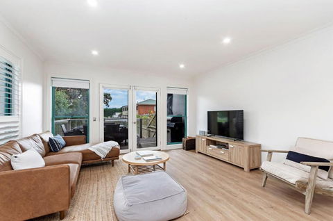 Seacroft - Accommodation Gladstone 1