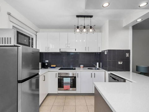 Sandy Bay Apartment With Hobart River View, Near UTAS - Stroll To Cafes And Shops - Accommodation Gladstone 3