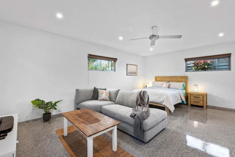 Scarborough Beach Break Holidays - Unit 5 - Accommodation Gladstone 0