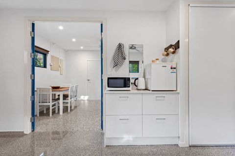 Scarborough Beach Break Holidays - Unit 5 - Accommodation Gladstone 3