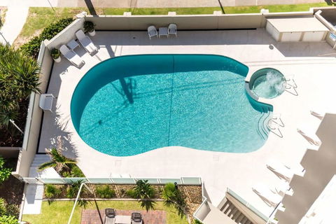 Seaside Serenity Ocean Views & Pool - Accommodation Gladstone 1
