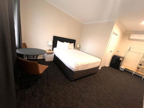 Seven Inn - Accommodation Gladstone 1