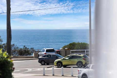 Seascape 500m To Merewether Ocean Baths - Accommodation Gladstone 2