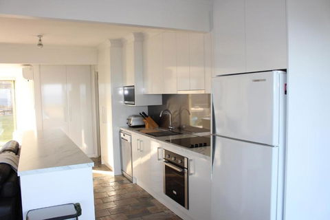 Seascape At Boomer 2 Ocean Rd Port Elliot - No Linen Included - Accommodation Gladstone 2