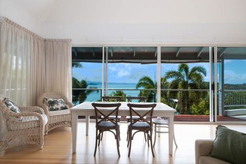 Seascape On Shutehaven - Whitsunday Views Holiday Home - Accommodation Gladstone 2