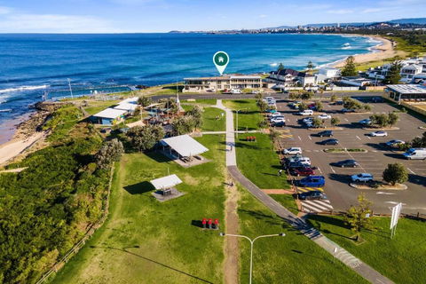 Seaside Escape - Stunning Vistas Over Towradgi Beach - Accommodation Gladstone 3