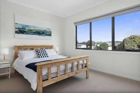 Seaside Gem - Accommodation Gladstone 3