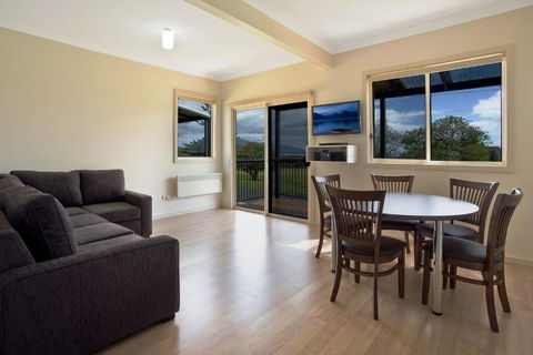 Seaview Beach House 1 - Accommodation Gladstone 2