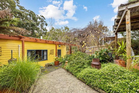 Seaview Hideaway - Accommodation Gladstone 3