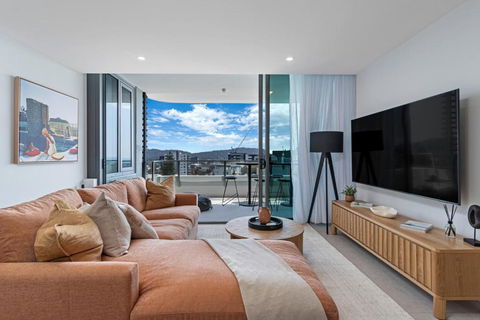 Seaview Luxury Palm Beach - Accommodation Gladstone 0