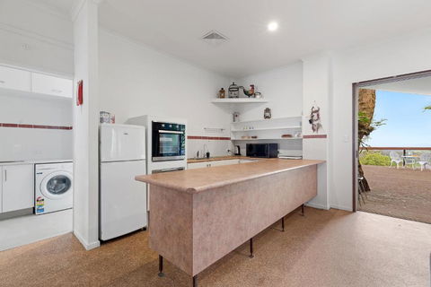 Serendipity Farm - Accommodation Gladstone 2