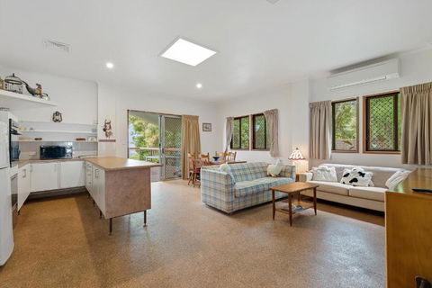 Serendipity Farm - Accommodation Gladstone 1