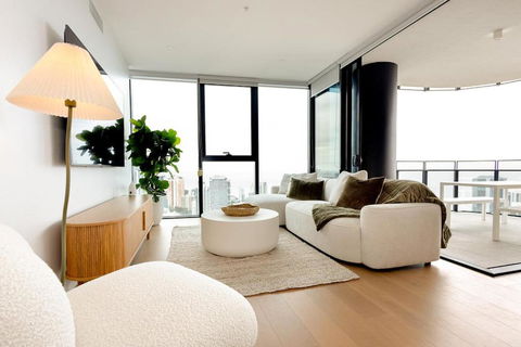 Serenity Broadbeach - Accommodation Gladstone 0