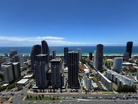 Serenity Broadbeach - Accommodation Gladstone 2