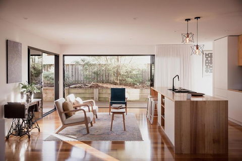 Serenity By The Sea - Accommodation Gladstone 0