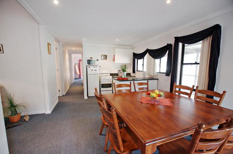 Serenity Grove - Accommodation Gladstone 1