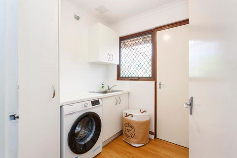 Serenity Haven - Accommodation Gladstone 3