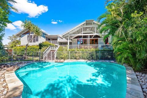 Serenity - Mudjimba - Pet Friendly Holiday Home - Accommodation Gladstone 0