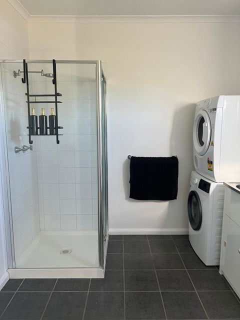 Serenity Plus - Accommodation Gladstone 1