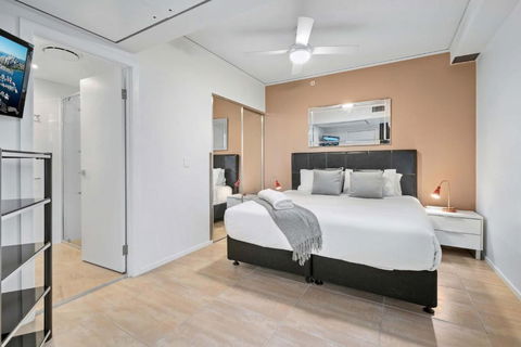 Sierra Grand In Broadbeach - Self Contained & Privately Managed - Wow Stay - Accommodation Gladstone 2