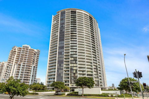 Sierra Grand In Broadbeach - Self Contained & Privately Managed - Wow Stay - Accommodation Gladstone 0