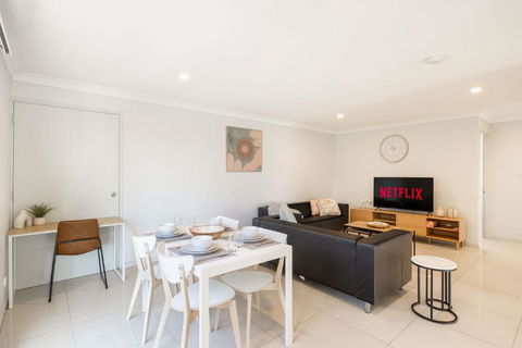 Smart Suites Self Check-in Apartments - Rocklea Station S - Accommodation Gladstone 1
