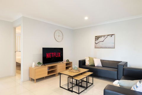 Smart Suites Self Check-in Apartments - Rocklea Station S - Accommodation Gladstone 0