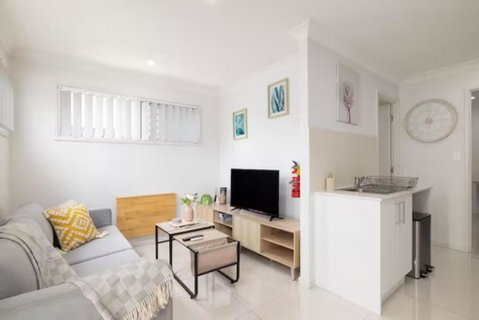 Smart Suites Self Check-in Apartments - S Freney - Accommodation Gladstone 3