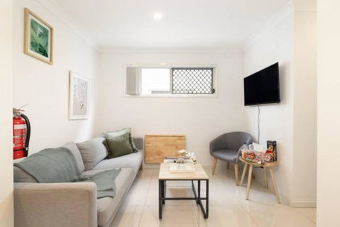 Smart Suites Self Check-in Apartments - S Freney - Accommodation Gladstone 1