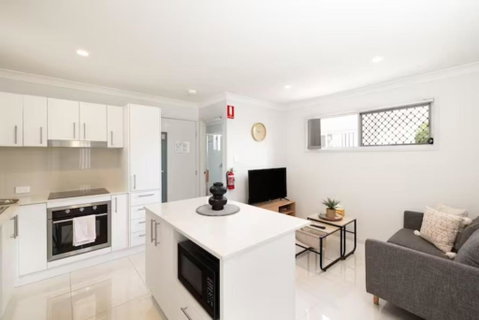 Smart Suites Self Check-in Apartments - S Freney - Accommodation Gladstone 0