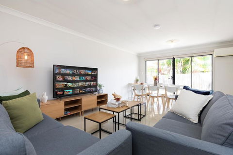 Smart Suites Self Check-in Apartments - S Stockport - Accommodation Gladstone 0