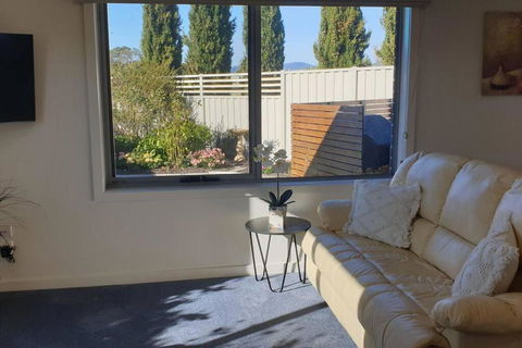 Shore Beats Working - Accommodation Gladstone 2