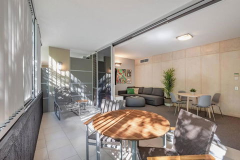 Short Stroll To Main Beach 9212 - Accommodation Gladstone 1