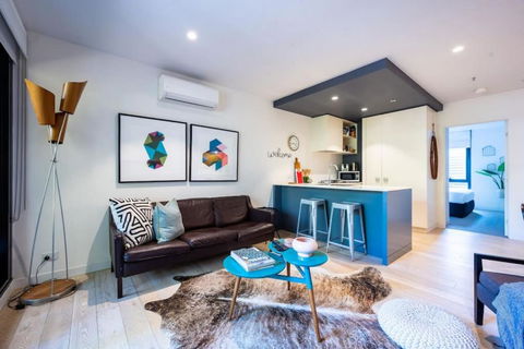 Sienna Lux Designer Space 150m To Smith St - Accommodation Gladstone 0