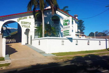 Siesta Villa Motel with Accommodation Gladstone