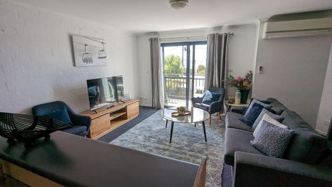 Silvertrees 3 - Accommodation Gladstone 1