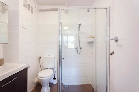 Simple Charm - Accommodation Gladstone 3