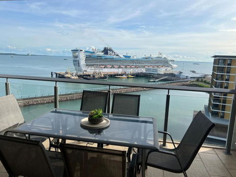 Sip Champagne At Sunset At The Darwin Waterfront - Accommodation Gladstone 3