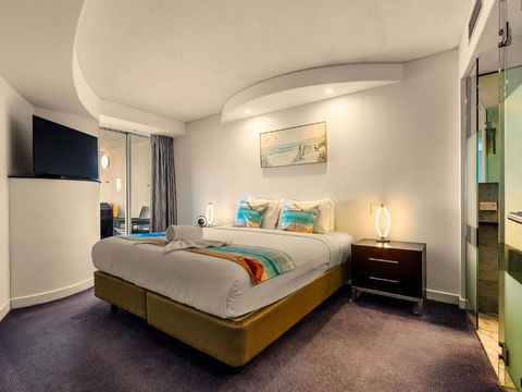 Sirocco Mooloolaba Oceanfront Luxury Sub-Penthouse 9th Floor - Accommodation Gladstone 3