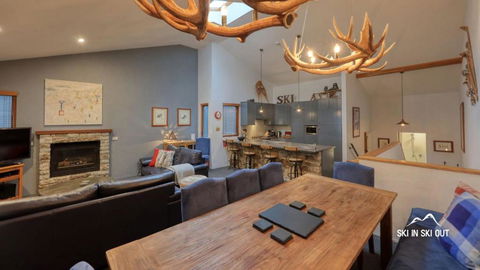 Ski In Ski Out 11 - Accommodation Gladstone 1
